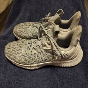 Men's Size 8 Under Armour Curry Basketball Shoes. Women's Size 9.5